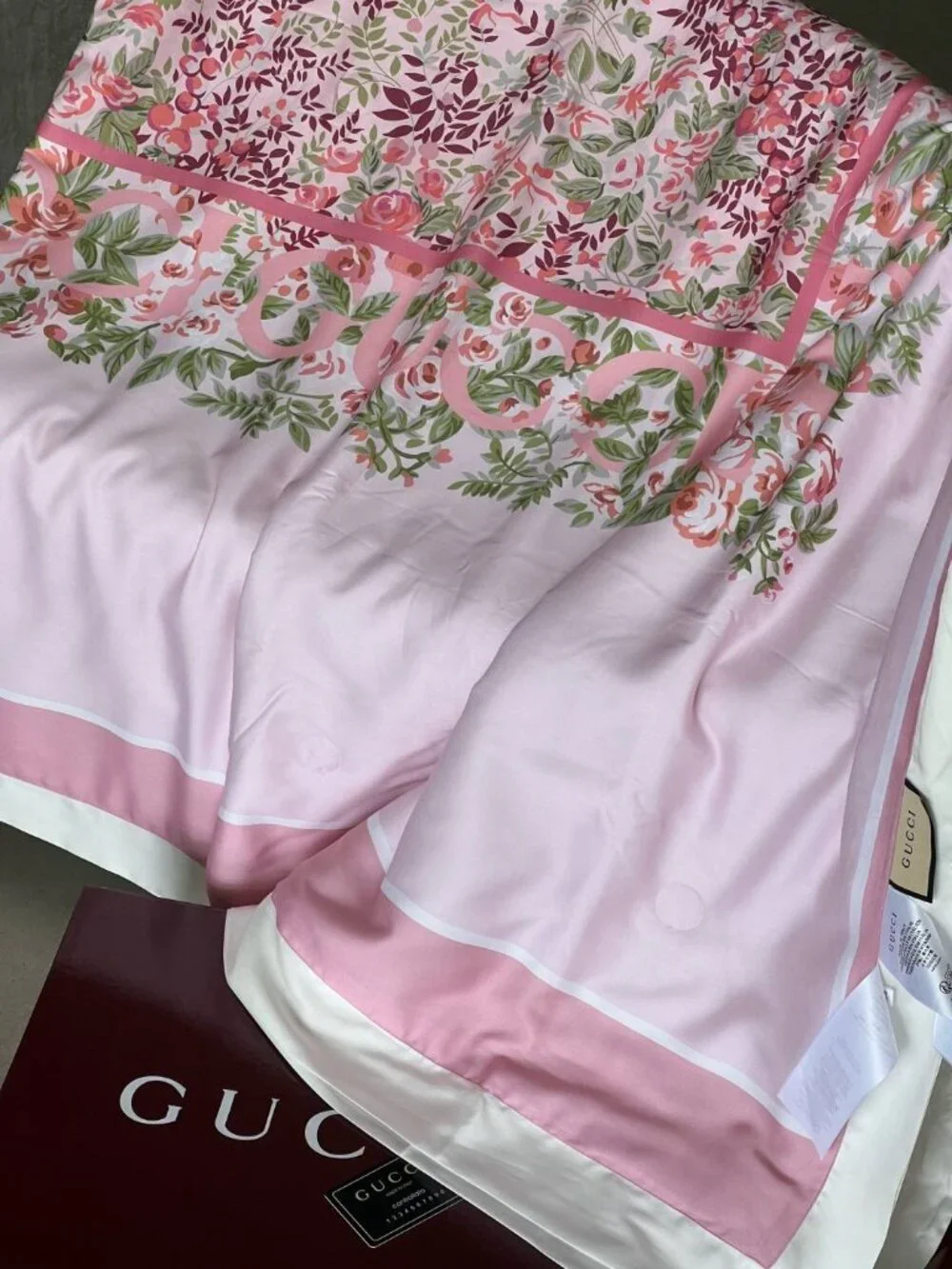 Gucci Luxury Silk/Tencel Summer Quilt Blanket – Pink Floral (200x220)